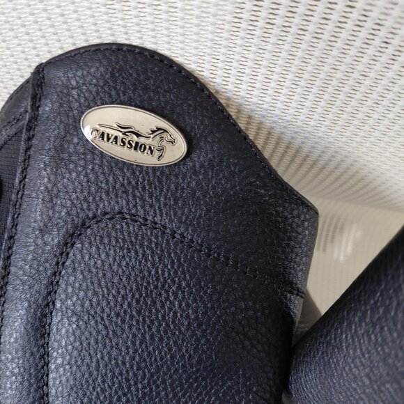 Girls boots, 2 pairs one is size 27 one is size 29. Price is for both! - Picture 7 of 8